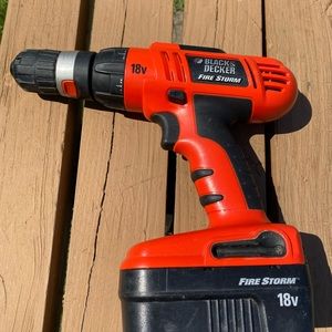 Black decker drill 18v